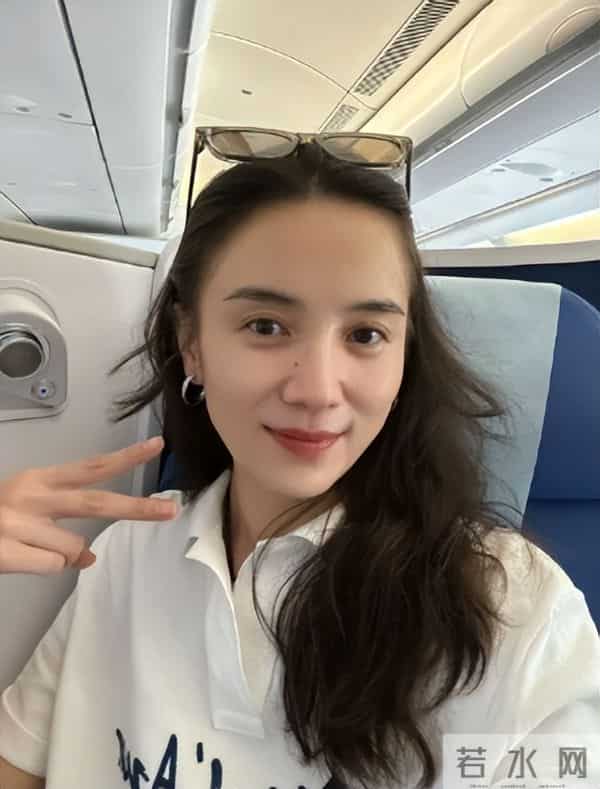 官媒发文，高调官宣45岁宋佳喜讯，她让整个娱乐圈刮目相看