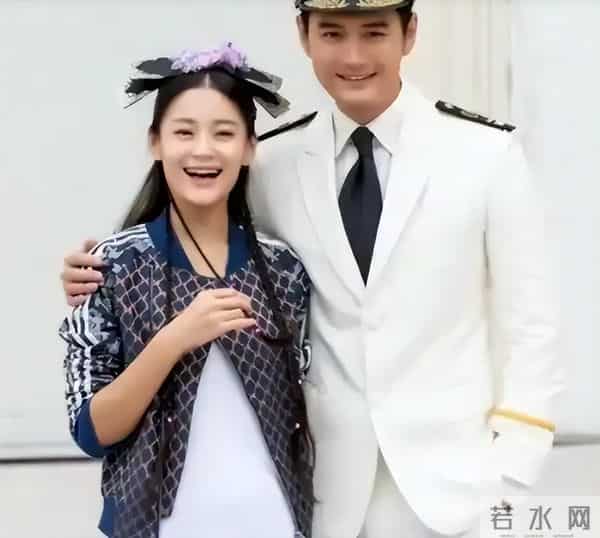 王媛可：因丈夫长得太帅倒追5年，婚后生下双胞胎，取名一模一样