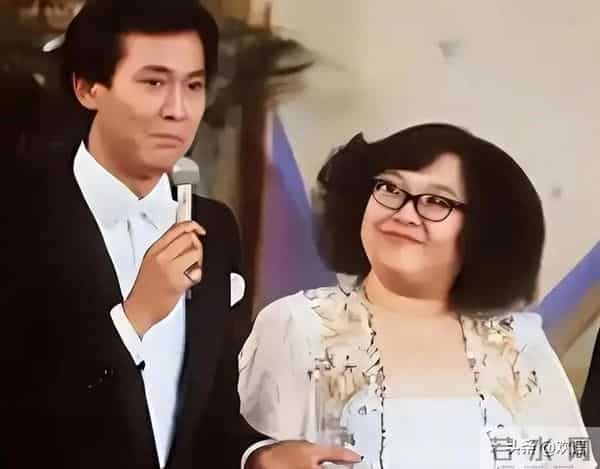 3段婚史4个女儿，靠妻上位却婚内出轨，曾抛妻弃女的他如今怎样