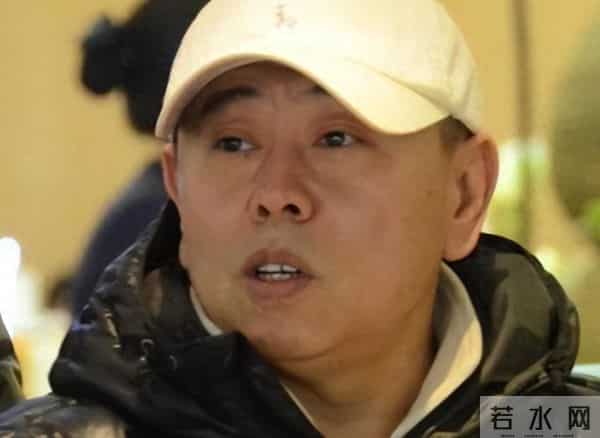 央视曝光卖假酒仅3年,嘎子再迎噩耗,2个月前他刚从拘留所出来