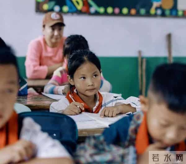 谢霆锋也没想到，香港火灾后，他却因演唱会上的举动从而口碑爆增