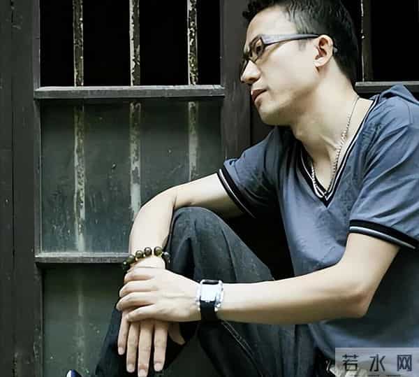 30年写歌越写越穷，前妻失望选择离婚，谁料51岁靠一首歌一夜成名