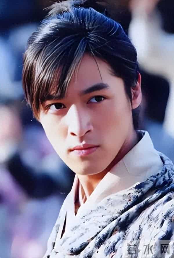 再多钱有什么用?43岁身价过亿的胡歌,还是难弥补对两岁女儿亏欠