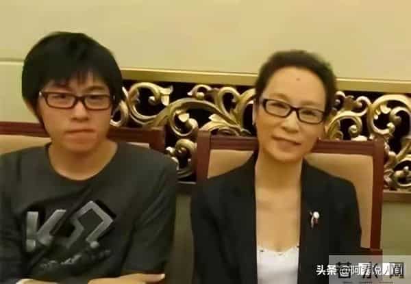 冤枉前夫出轨31年,金鸡奖评委兼影后大翻车!儿子都不是亲生的