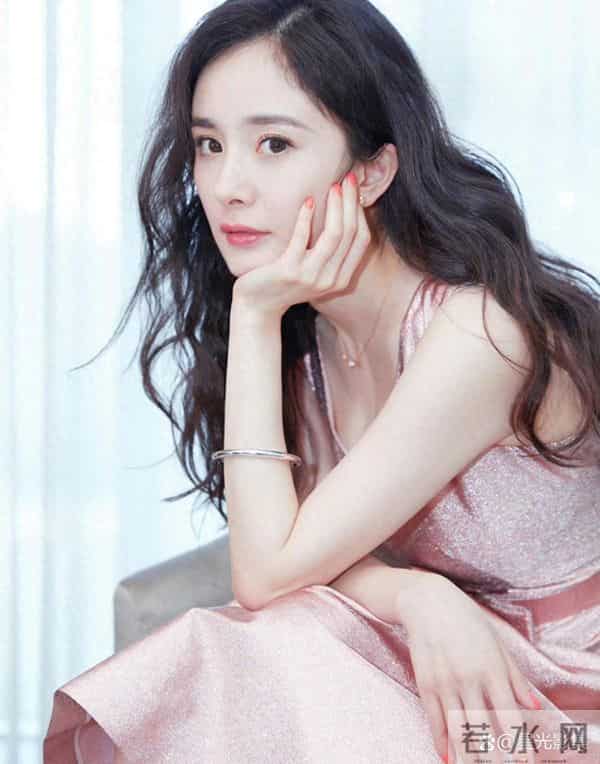 杨幂 粉嫩娇俏 又欲又可爱