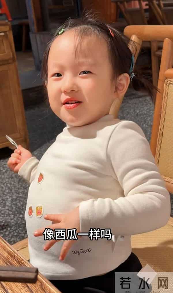 王思聪和懒懒新加坡约会,吃苍蝇餐馆消费降级,一行为遭路人吐槽