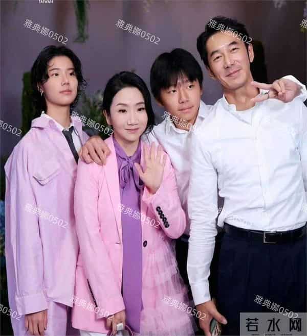 看了陶晶莹的女儿才发现小S的女儿算漂亮是湾湾星二代里的佼佼者