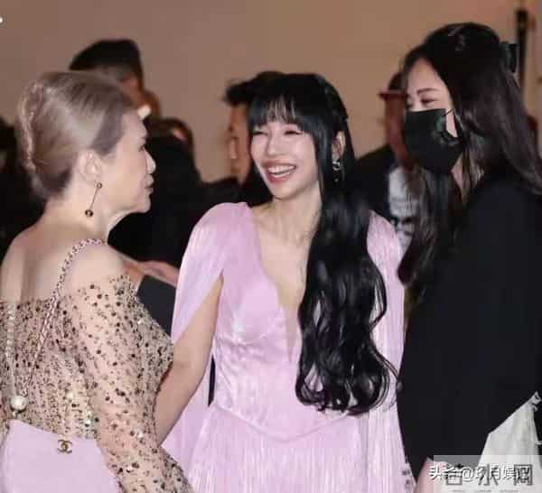 王力宏子女近况令人担忧,女儿已11岁,迟迟不见李靓蕾送孩子上学