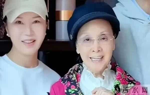 一张照片，揭露了李谷一的“真实状况”，难怪突然退出央视春晚