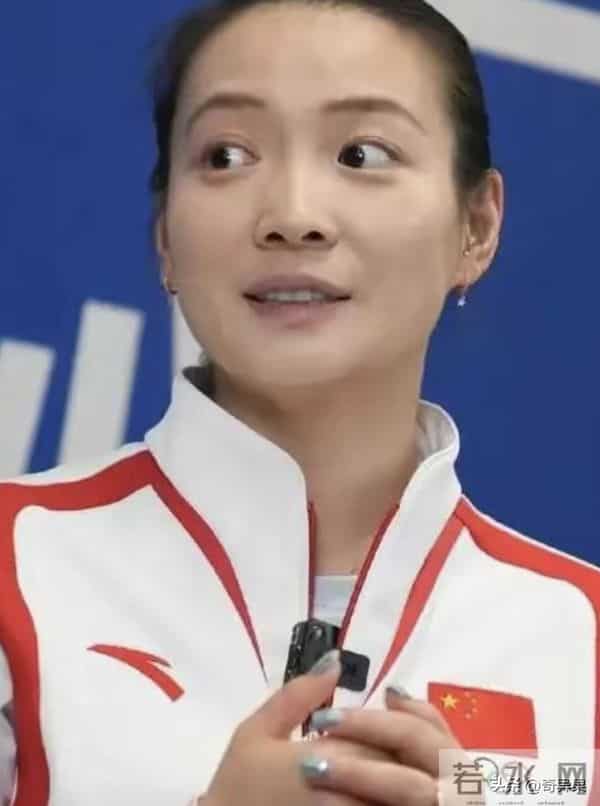 正式退役,31岁黄雅琼官宣,拒绝娱乐圈,安置岗位级别工资曝光