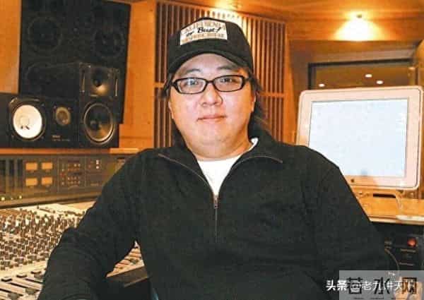 57岁袁惟仁成植物人后再病危，送医画面曝光，仅靠母亲姐姐照顾