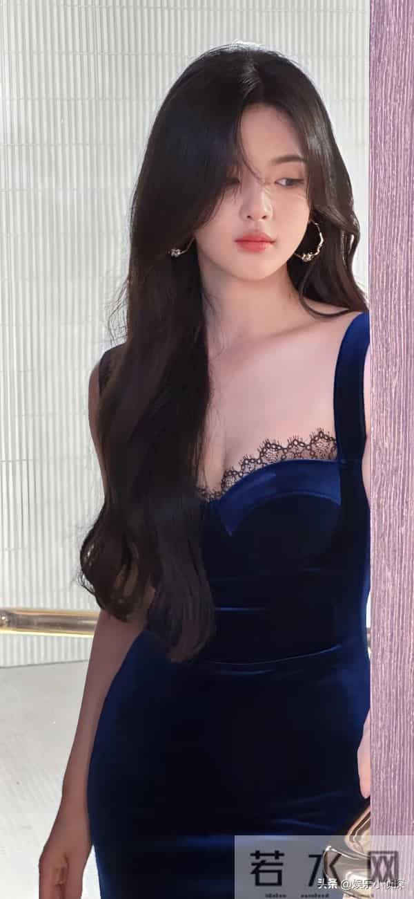 杨超越高清美图，青春感满满，太美了