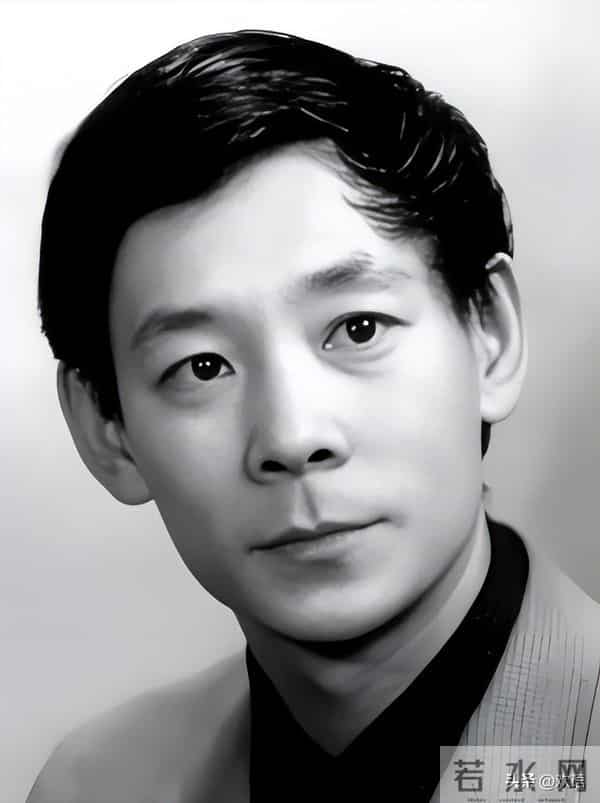 国家一级演员,今79岁仍在拍戏,住上亿四合院,儿子是他一生骄傲