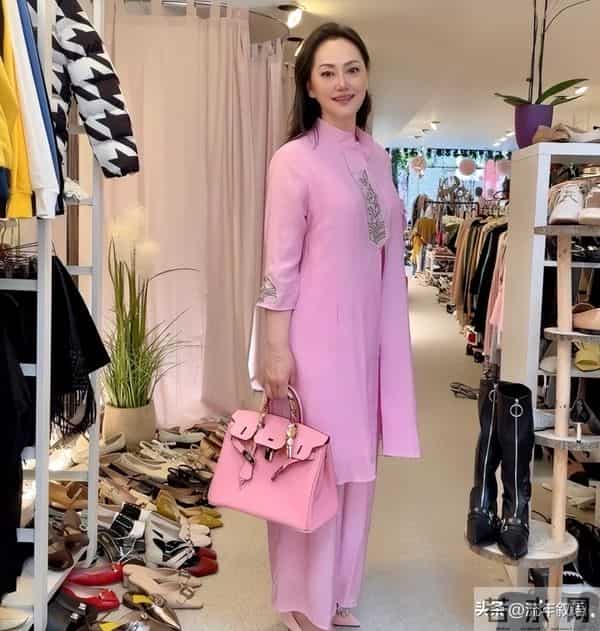 她,抛弃重病丈夫,甩掉著名导演,55岁再嫁比利时豪门现状怎样了