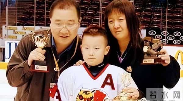 英达和梁欢抢来的婚姻碎成渣 ， 27 年后，她比宋丹丹更加不幸