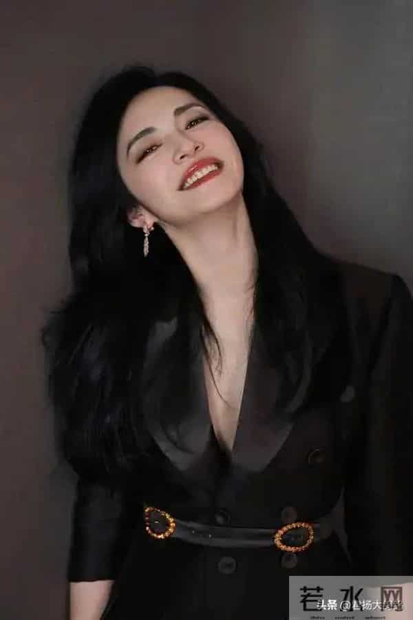 “一尿”成名，被嘲“驴脸”的37岁任素汐，凭什么能够一火再火