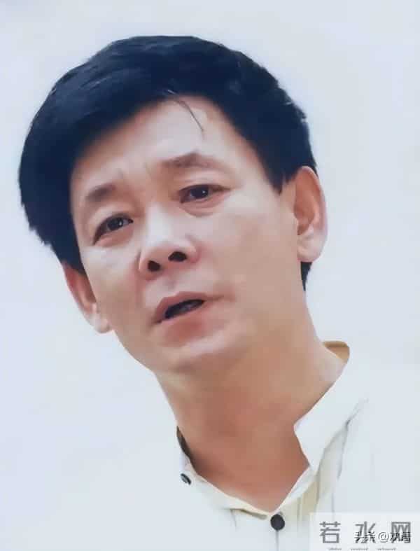 国家一级演员,今79岁仍在拍戏,住上亿四合院,儿子是他一生骄傲