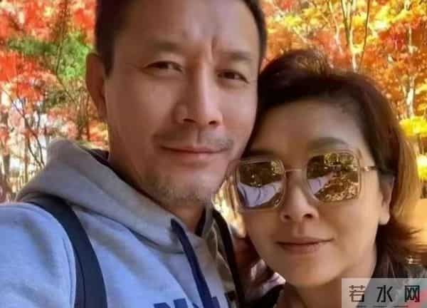 57岁江珊现状曝光！脸垮嘴斜，满头白发，一代女神终是迟暮