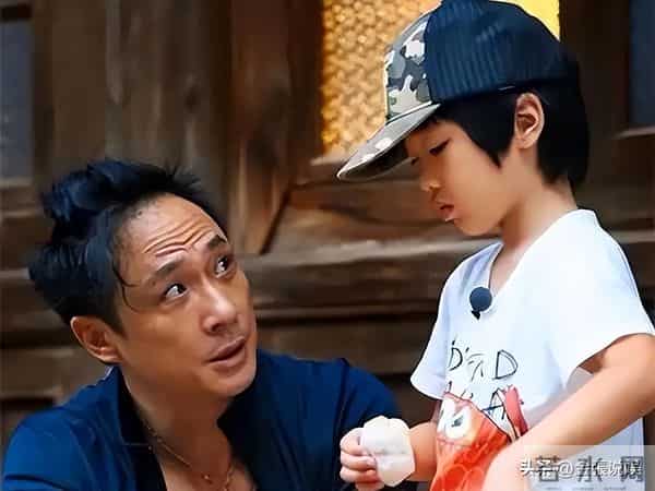 嫁给吴镇宇23年没做过饭，53岁仍似少女，她堪称最美的女星