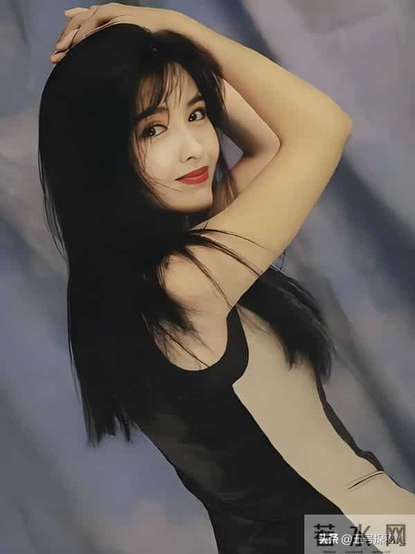 被戴8次绿帽子，3次被捉奸在床，这就是我们“玉女”守卫的爱情？