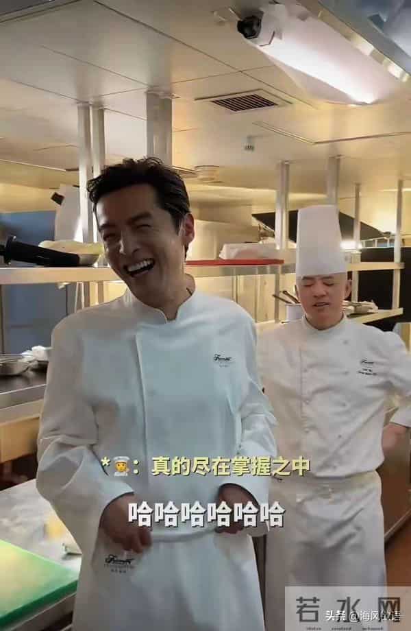 胡歌精通厨艺狂宠妻,做巨型红烧肉,女儿馋蛋糕成“小吃货”