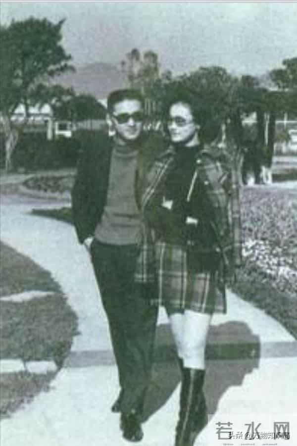 1992年，李敖与王小屯新婚留影，两人相差30岁，气质不输胡因梦