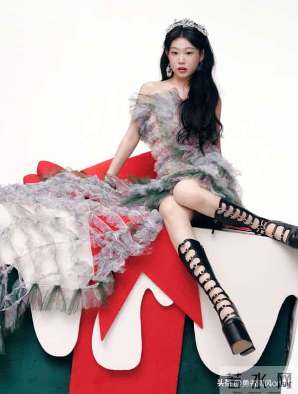 沈佳润最新杂志大片, 青春洋溢好美啊 ! 第七张妥妥的财阀千金即视感