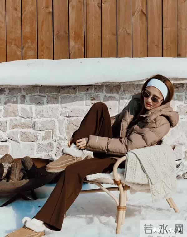 吴千语这雪地穿搭，把“美拉德暖冬感”焊在身上了