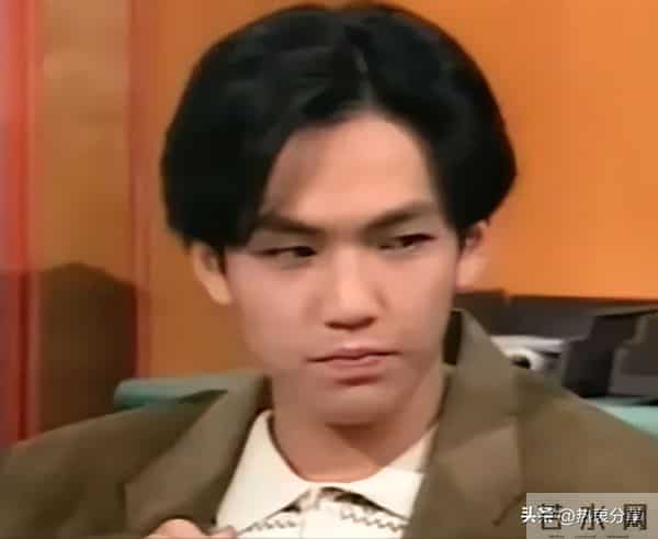 收手吧钟汉良!眼窝塌陷,脸部肿胀,疲态尽显,别再尬演精英男