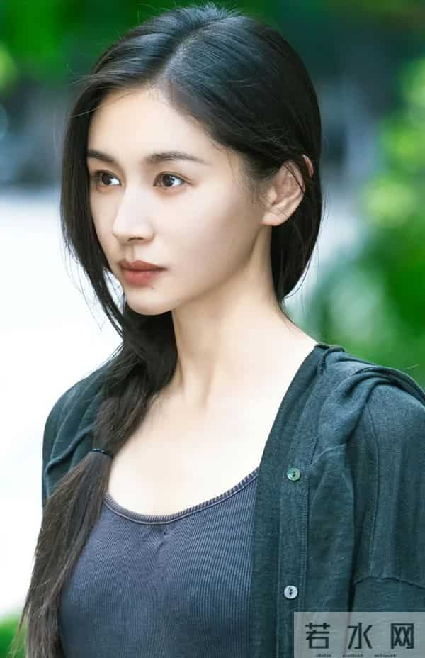 跪地服务、浴缸陪睡、洗内裤接口水，这些明星真不把助理当人看