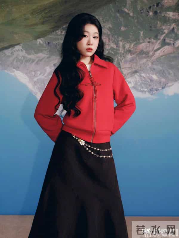 小沈阳女儿沈佳润精彩OK杂志封面,邻家小妹,看着软软的好可爱!