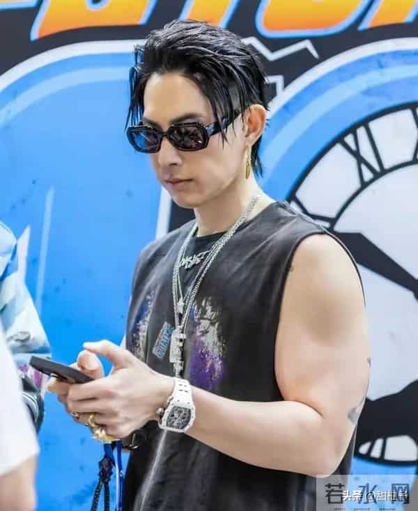 47岁吴建豪减重40斤,尖嘴猴腮像换了个人,比实际年龄老20岁