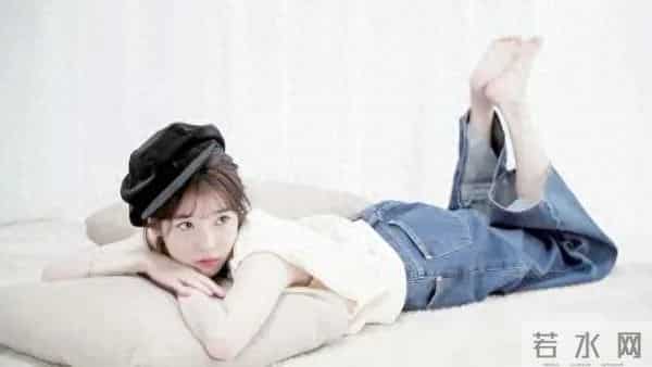 iu李知恩光脚丫好白嫩