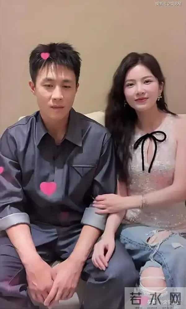 王灿晒胖了16斤自拍照!肚子赘肉藏不住,杜淳忙帮搭配衣服好奢华