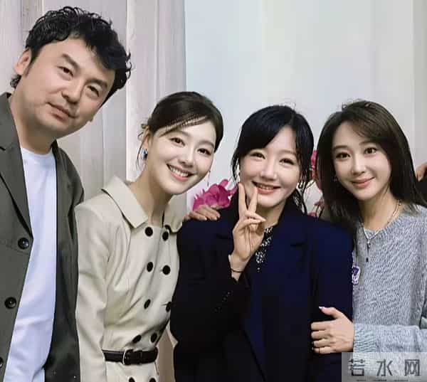 眼里没光了！47岁薛佳凝断崖式衰老，和高调秀二胎的胡歌两个画风