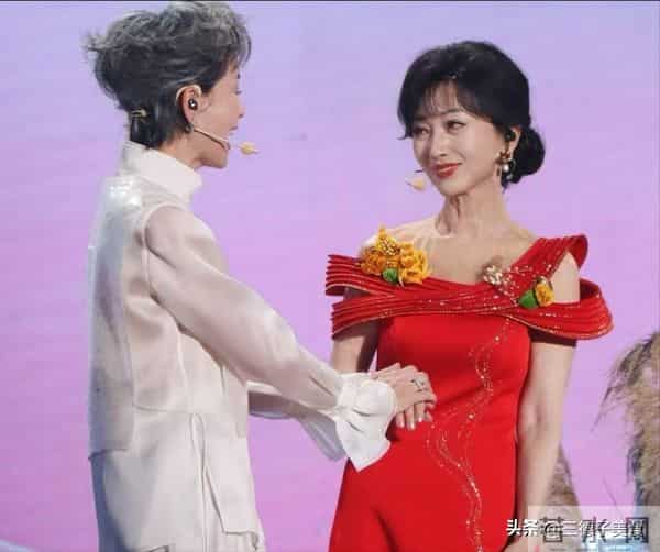 叶童回应退出巡演原因,新白CP太体面了