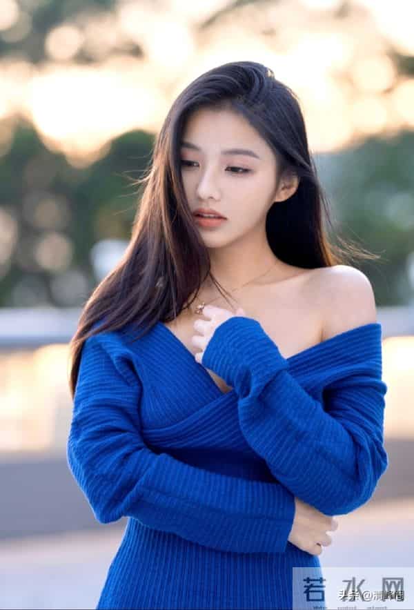 亚洲小姐港区冠军高文君：温婉典雅的脸，明艳动人的身段。