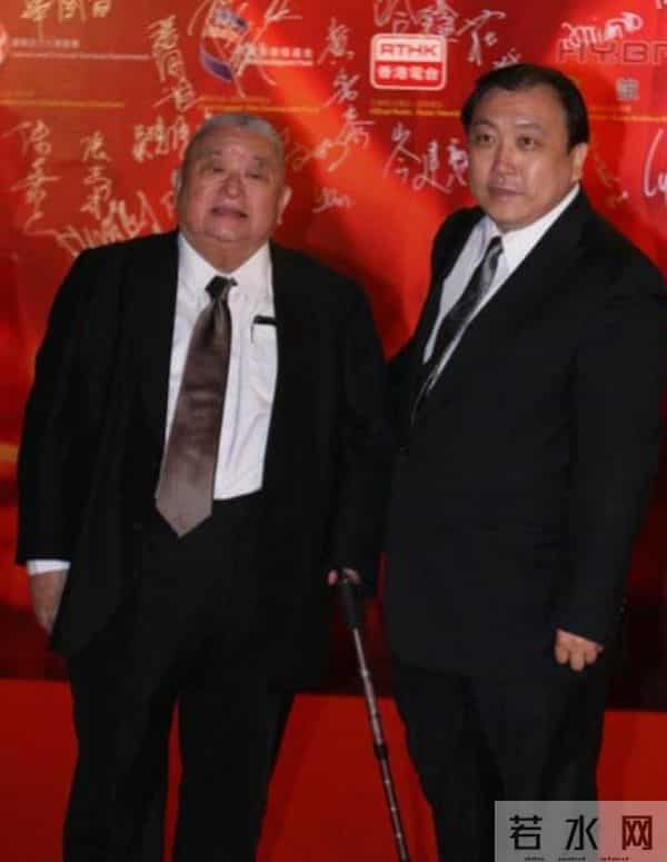 演都不演了,王晶曝易烊千玺拿奖内幕 彻底撕开了内娱的“遮羞布”