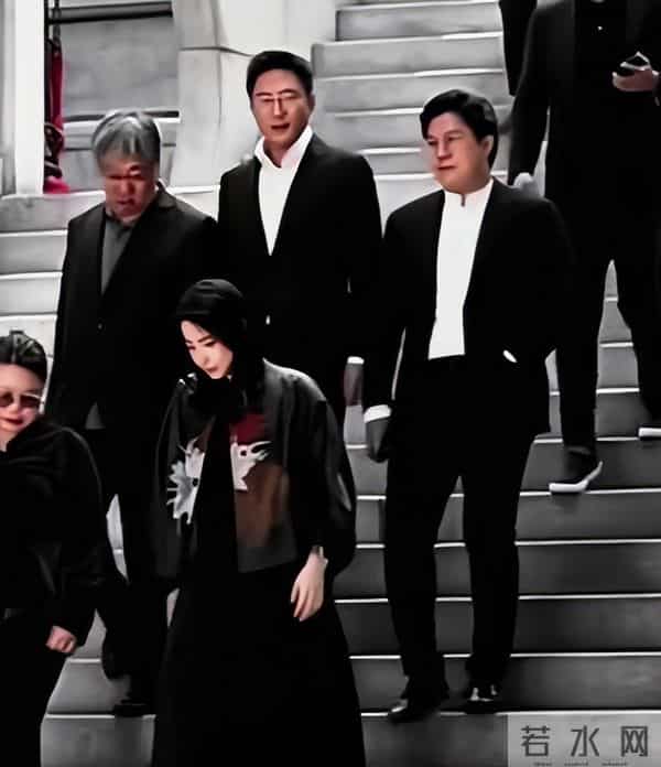 香港盛会才1天,70岁周润发引争议,“荒唐”事发生,还不止一件