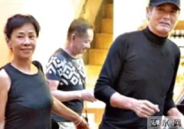 两副面孔？未见捐款却登台捞金，这次周润发被扒了老底，真相大白