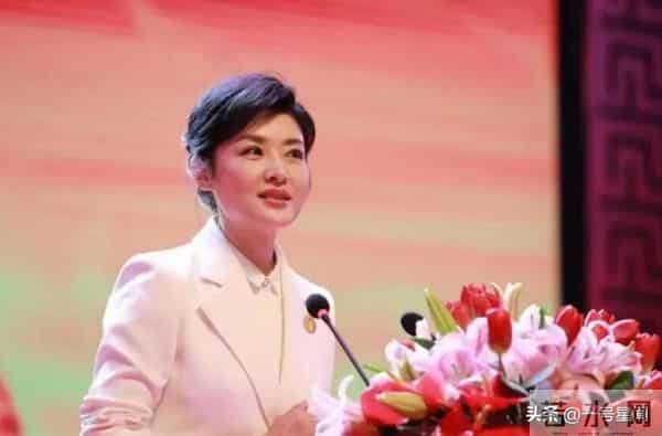 成名后抛弃丈夫，转身嫁大8岁富豪老公的周涛，终究遭到了"反噬"