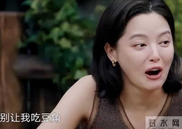 黄磊挥泪告别《向往的生活》，何炅陪伴在侧，张艺兴四人鞠躬致敬