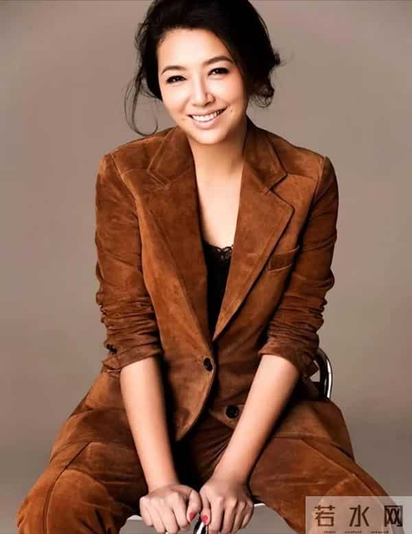 57岁江珊现状曝光！脸垮嘴斜，满头白发，一代女神终是迟暮