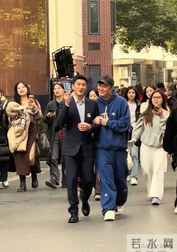 上戏80周年名场面:众星苍蝇馆聚餐、马伊琍江疏影低调、曝大合照