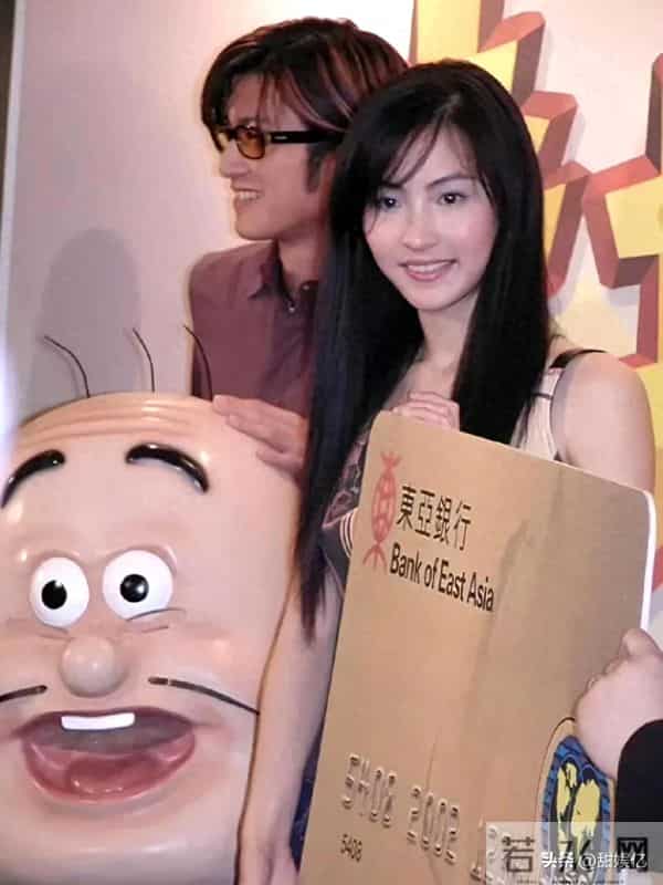 看到谢霆锋张柏芝相爱时的旧照，才发现，她的眼里曾全是这个男人