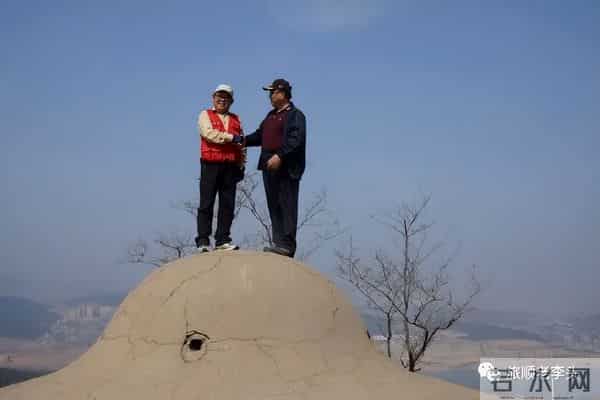 旅顺境内两个相似的建筑物