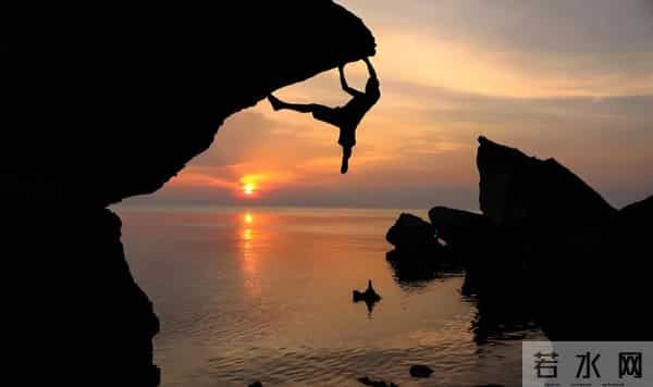 《资治通鉴》：很多时候，决定你能走多远的，并不是台面上的能力、资源或者背景，而是那些看不见、摸不着，藏在“水面下”的规则。