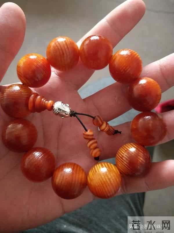 8种公认被严重高估的文玩手串：量大说稀缺，本低价高，名不副实
