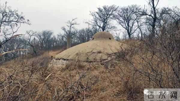 旅顺境内两个相似的建筑物