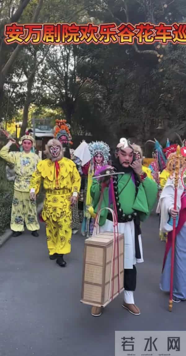 西北秦腔炸场上海!安万剧院一天刷爆3大地标,非遗碰撞魔都,绝